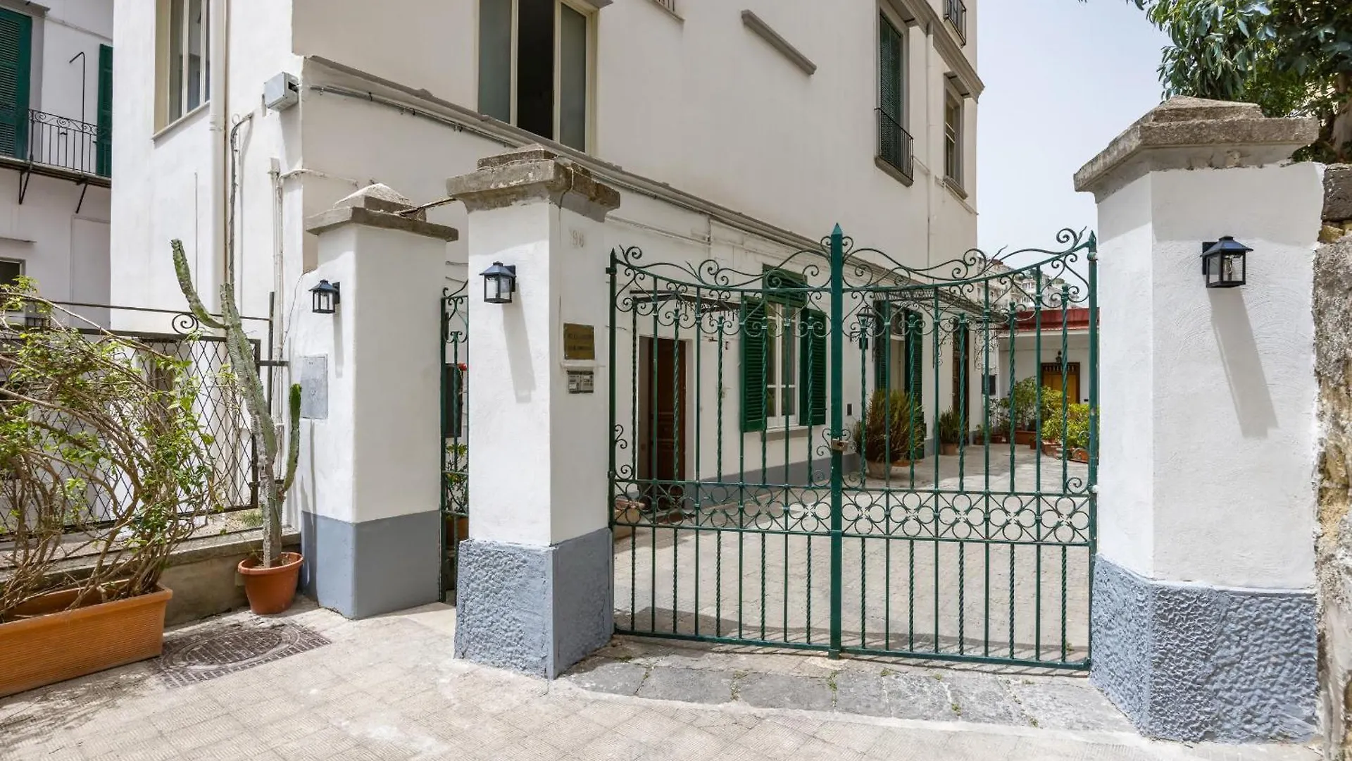 Appartamenti A Villa Carafa Di Belvedere By Wonderful Italy Naples Apartment