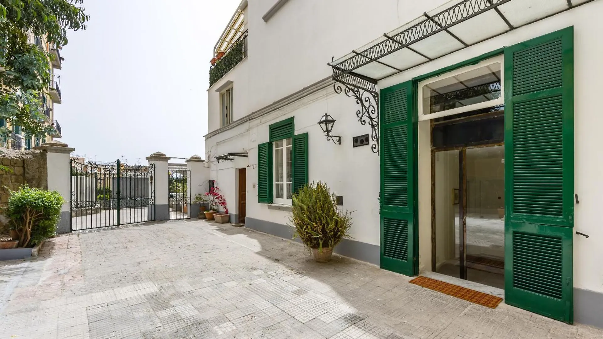 Apartment Appartamenti A Villa Carafa Di Belvedere By Wonderful Italy Naples
